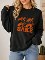 Four Foxes Sake Vintage Boho Graphic Sweatshirt - Hanes_Black Model