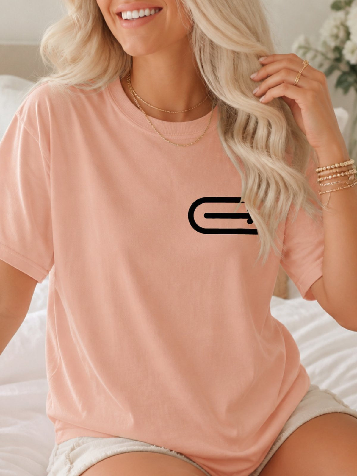 Right Arrow Icon Graphic Tee - Dusty Rose Model