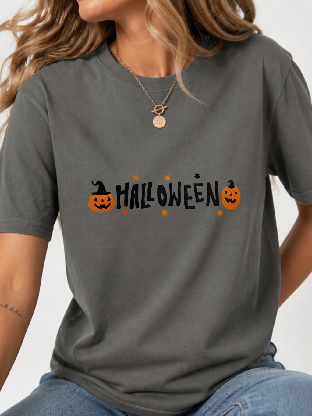 Cute Pumpkin Halloween Letter Graphic T-Shirt - Charcoal Model