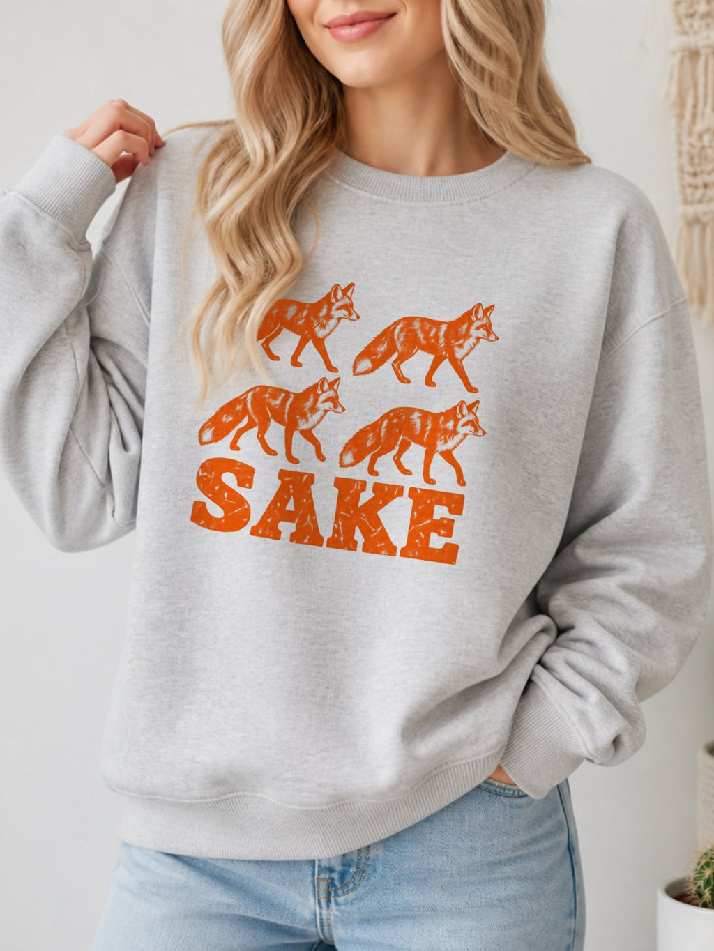 Four Foxes Sake Vintage Boho Graphic Sweatshirt - Hanes_Ash Model