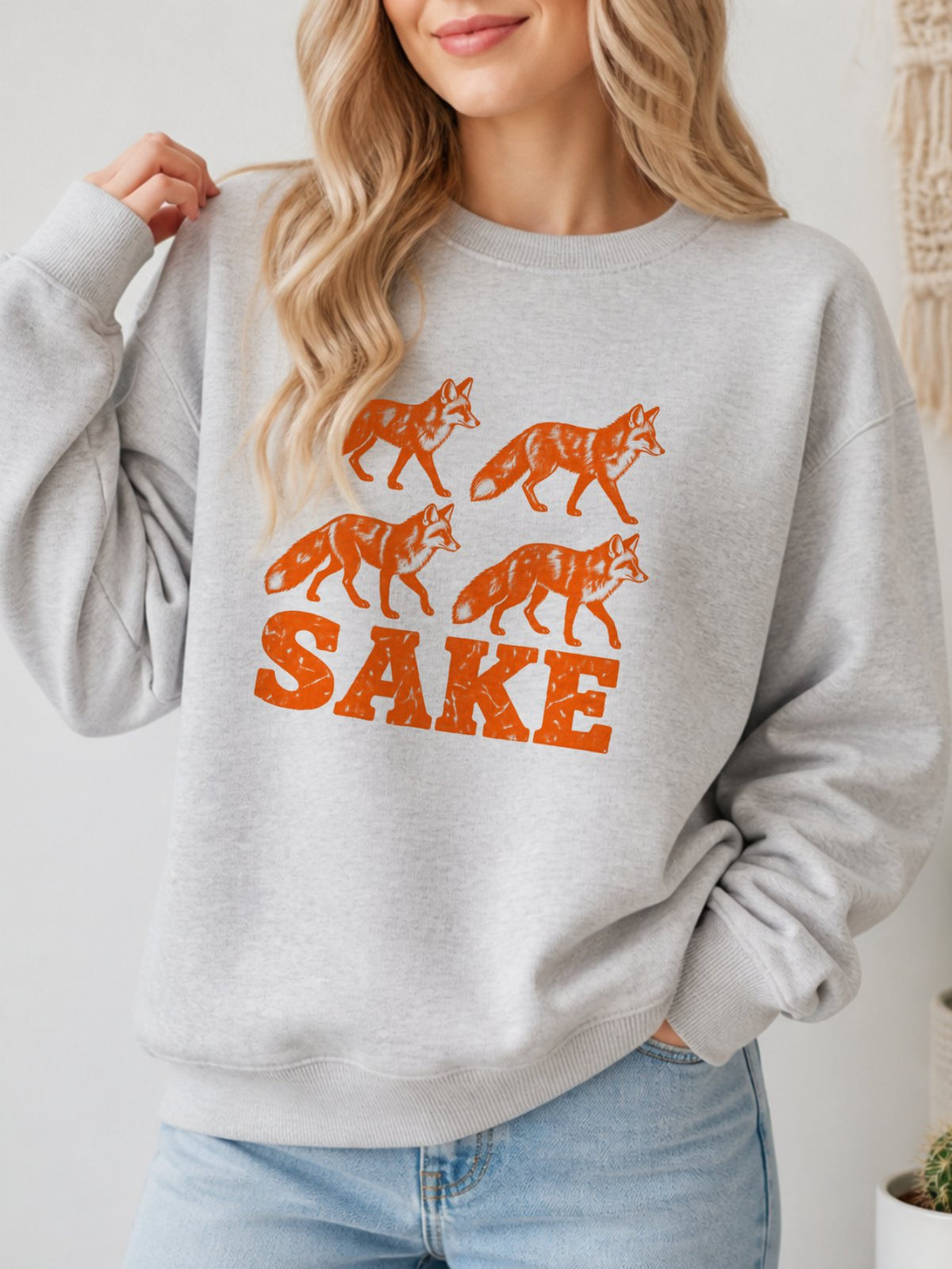 Four Foxes Sake Vintage Boho Graphic Sweatshirt - Hanes_Ash Model