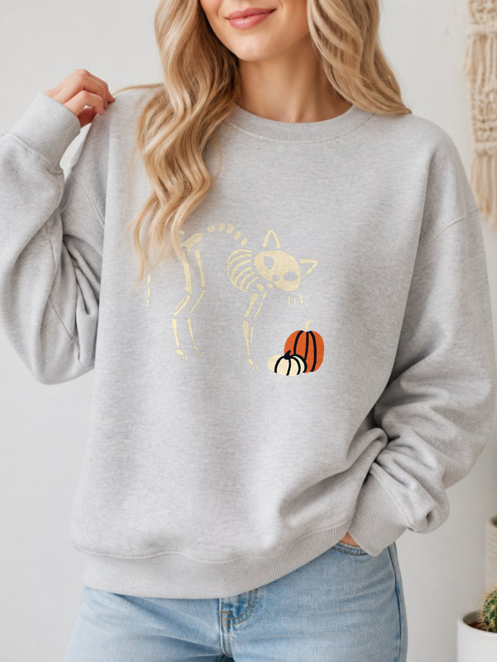 Skeleton Cat Pumpkin Vintage Halloween Sweatshirt - Hanes_Ash Model