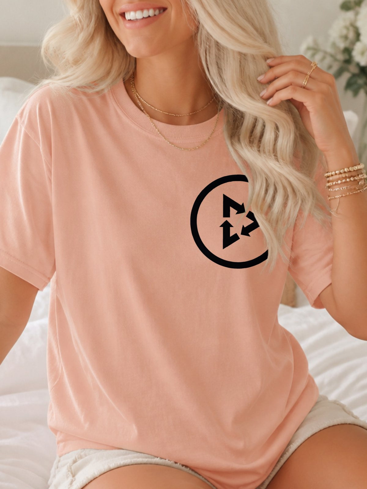 Circular Recycle Arrows Tee - Dusty Rose Model