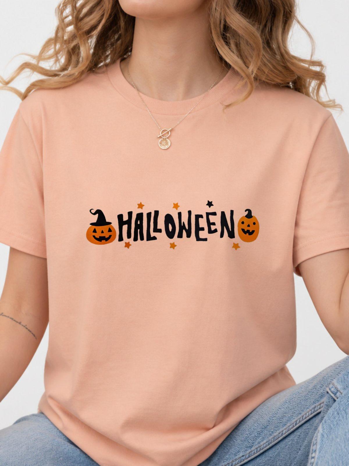Cute Pumpkin Halloween Letter Graphic T-Shirt - Dusty Rose Model