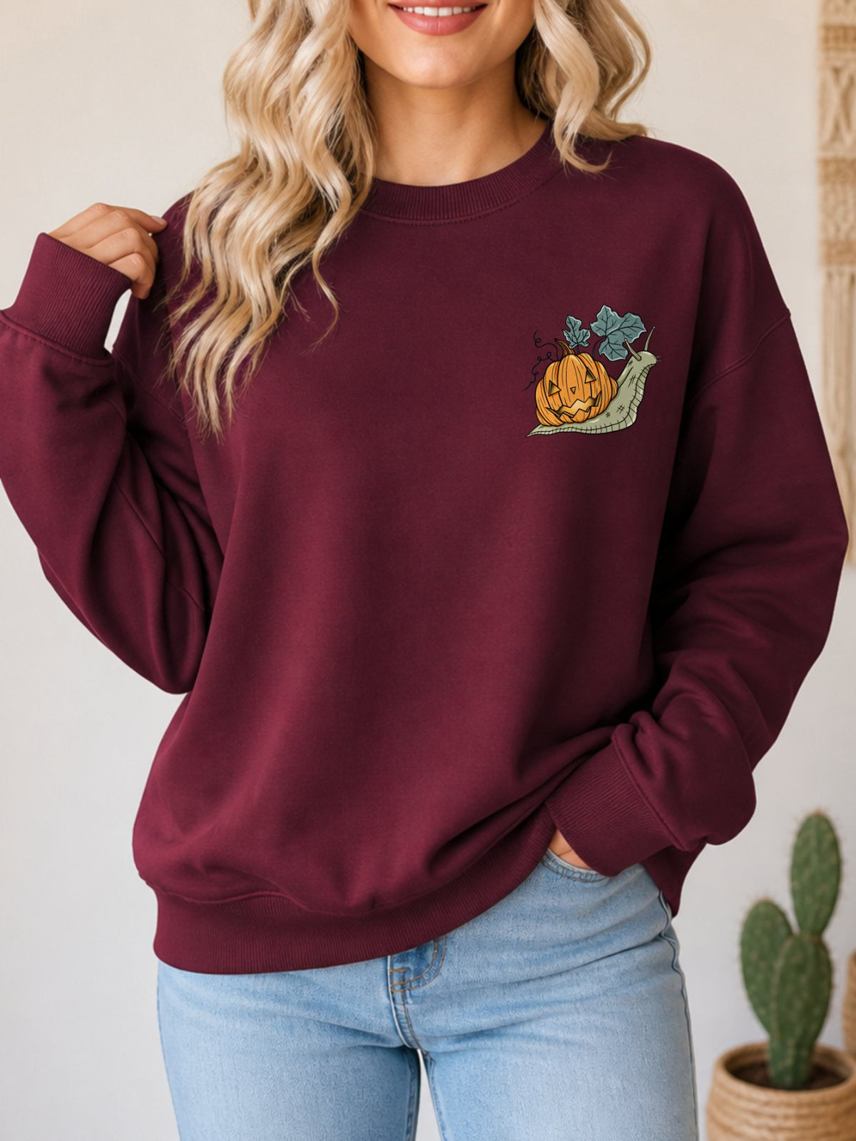 Pumpkin Snail Boho Halloween Daisy Sweatshirt - Hanes_Maroon Model