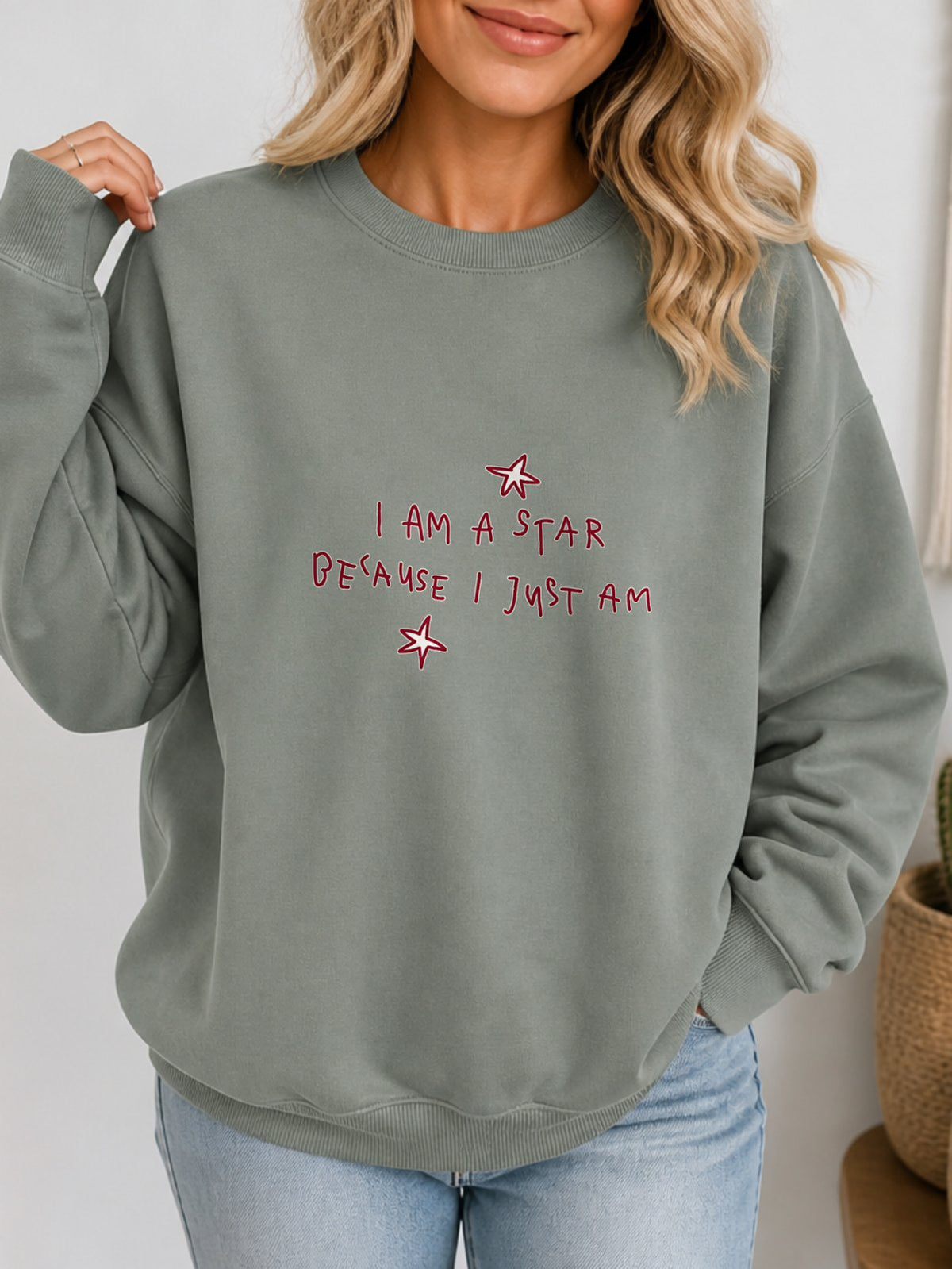 I Am A Star Vintage Boho Graphic Sweatshirt - Hanes_Stonewashed_Green Model