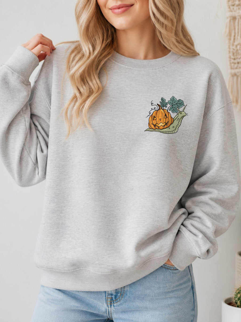 Pumpkin Snail Boho Halloween Daisy Sweatshirt - Hanes_Ash Model